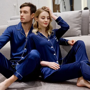 New Tmall Direct Stain Silk Pajamas Two-piece Set Set for Men Women Pocket Crown Embroidery Home Simple Pijama Mujer Suit
New Tmall Direct Stain Silk Pajamas Two-piece Set Set for Men Women Pocket Crown Embroidery Home Simple Pijama Mujer Suit