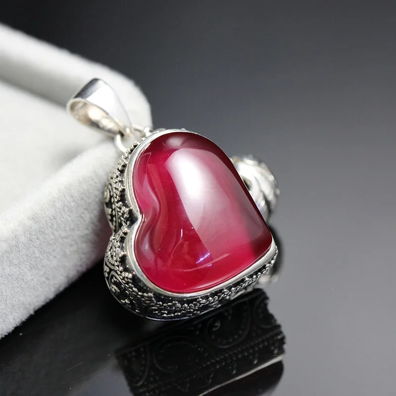 Pavilion silver color wholesale 925 Sterling Silver Pendant retro Thai silver inlaid red corundum Love Pendant Pendant
Pavilion silver color wholesale 925 Sterling Silver Pendant retro Thai silver inlaid red corundum Love Pendant Pendant