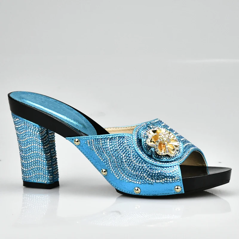 New Arrival Blue Color Italian Design Women Shoe High Quality Slip on Summer Slipper Shoes Sexy Lady Low Heels Shoes for Parties
New Arrival Blue Color Italian Design Women Shoe High Quality Slip on Summer Slipper Shoes Sexy Lady Low Heels Shoes for Parties