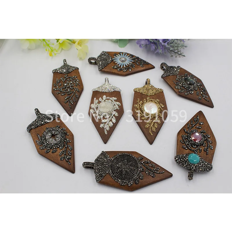 Hand-made DIY jewelry pendant with multiple colors and shapes of bronze-colored accessories pendant
Hand-made DIY jewelry pendant with multiple colors and shapes of bronze-colored accessories pendant
