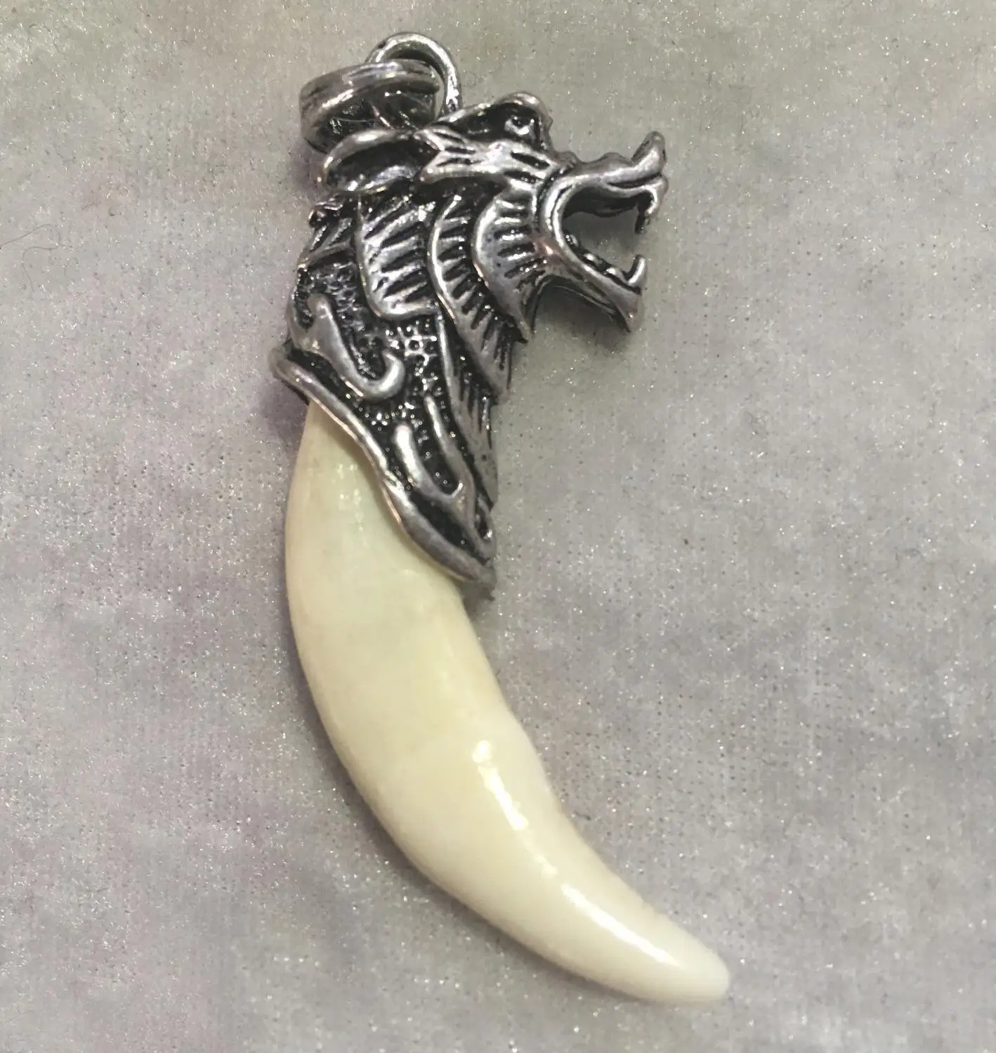 free shipping Chinese Antique Boars Tooth Wild Hog Silver Dragon protective talisman Pendant +
free shipping Chinese Antique Boars Tooth Wild Hog Silver Dragon protective talisman Pendant +