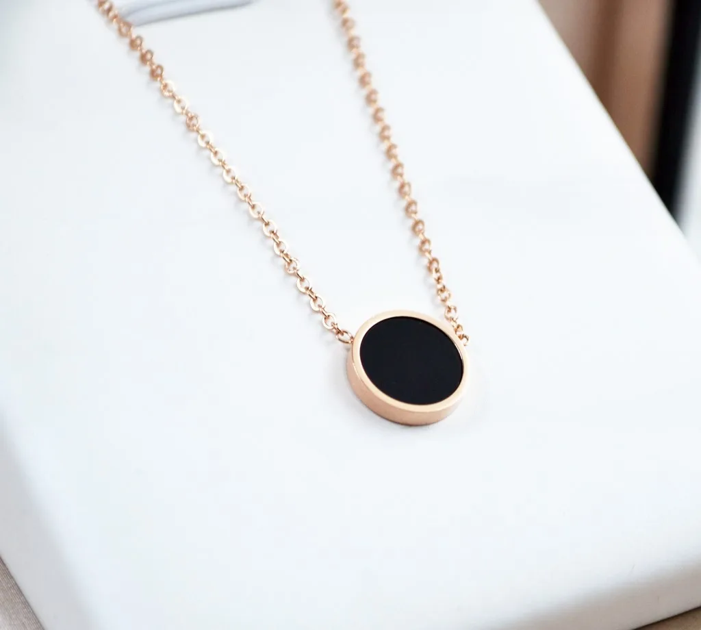 Fashion new black Dijiao simple titanium steel rose gold color girl jewelry necklace
Fashion new black Dijiao simple titanium steel rose gold color girl jewelry necklace
