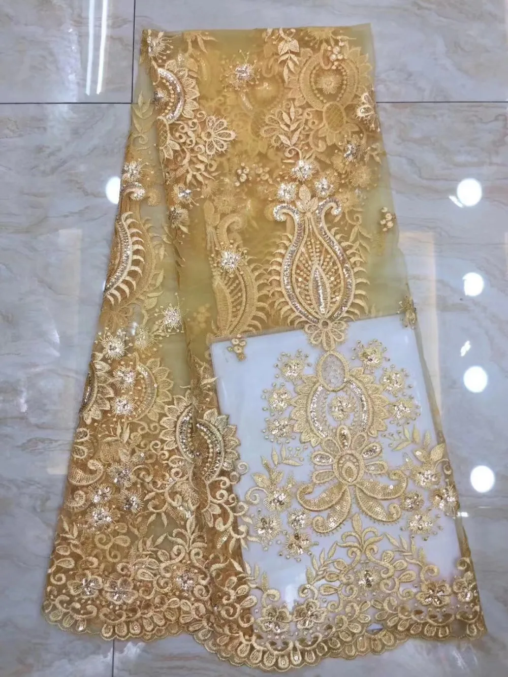 2019 African Lace Fabric White High Quality French Nigerian Embroidery With Sequins Tulle Lace Fabrics 5 yards For Wedding A974
2019 African Lace Fabric White High Quality French Nigerian Embroidery With Sequins Tulle Lace Fabrics 5 yards For Wedding A974