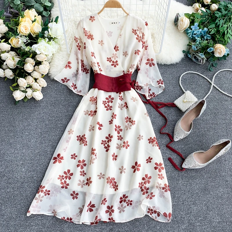 Korean Retro V Neck Short Sleeve High Waist Seal Floral Chiffon Sweet Casual Dress 2019 Women Vestidos F878
Korean Retro V Neck Short Sleeve High Waist Seal Floral Chiffon Sweet Casual Dress 2019 Women Vestidos F878