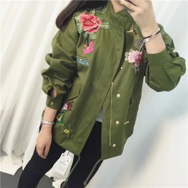 2016 autumn fashion plus size loose three-dimensional flower applique embroidery military clothes outerwear female
2016 autumn fashion plus size loose three-dimensional flower applique embroidery military clothes outerwear female
