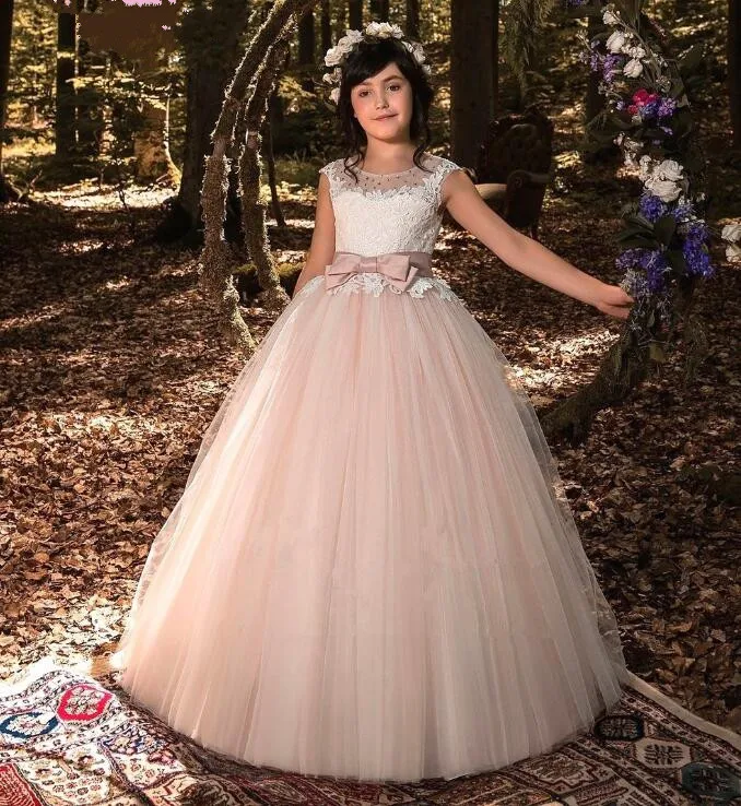 Pretty Puffy Flower Girl Dresses 2018 High Low Communion Dresses Pageant Dresses For Little Girls with Bow
Pretty Puffy Flower Girl Dresses 2018 High Low Communion Dresses Pageant Dresses For Little Girls with Bow