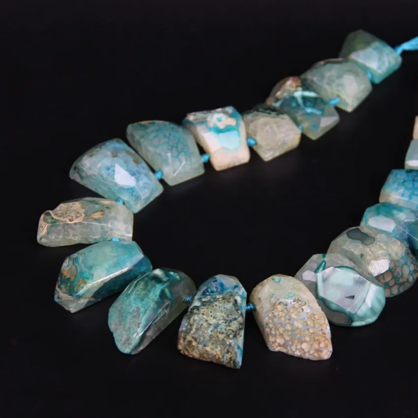15.5"/strand Top Drilled Light Blue Large Raw Agates Freeform Faceted Slab Nugget Beads,Gems Stone Slice Pendants Jewelry Making
15.5"/strand Top Drilled Light Blue Large Raw Agates Freeform Faceted Slab Nugget Beads,Gems Stone Slice Pendants Jewelry Making