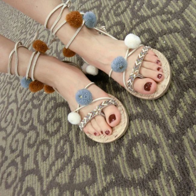 2017 New Summer Shoes Woman Sandals Ethnic Cross Tied Pumpum Leather Flat Sandals Designer Sandals Casual Woman Beach Sandals
2017 New Summer Shoes Woman Sandals Ethnic Cross Tied Pumpum Leather Flat Sandals Designer Sandals Casual Woman Beach Sandals