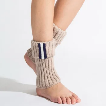 1 Pair Striped Women Winter Ankle Boot Cuffs Short Knitted Legwarmers Boot Socks 3 Color gaiters calentadores piernas mujer
1 Pair Striped Women Winter Ankle Boot Cuffs Short Knitted Legwarmers Boot Socks 3 Color gaiters calentadores piernas mujer