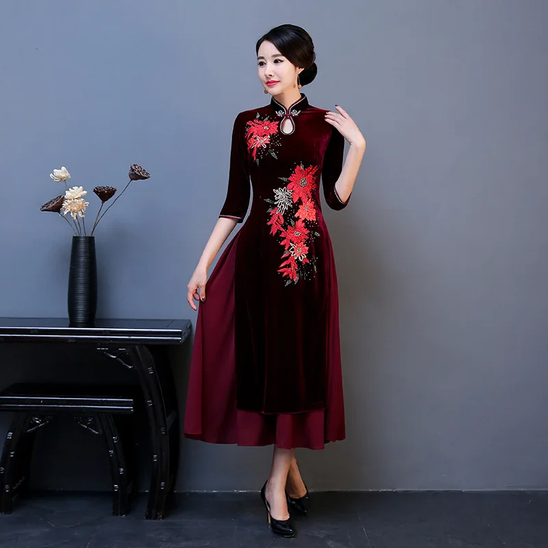 Plus Size 3XL 4XL Women Aodai Cheongsam Autumn Winter Velvet Mandarin Collar Qipao Exquisite Embroidery Floral Chinese Dress
Plus Size 3XL 4XL Women Aodai Cheongsam Autumn Winter Velvet Mandarin Collar Qipao Exquisite Embroidery Floral Chinese Dress
