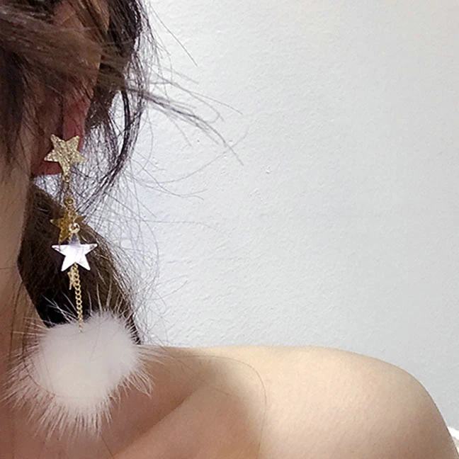 Winter Drop Earrings For Women Gold Color Korean String Star & Mink fur Pompom Christmas Day Earings Fashion Jewelry 2018 KA198
Winter Drop Earrings For Women Gold Color Korean String Star & Mink fur Pompom Christmas Day Earings Fashion Jewelry 2018 KA198