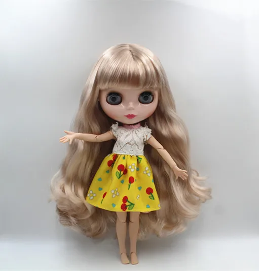 Blyth doll,Gorgeous pale blond hair, long curly hair, naked dolls, 19 joints, DIY dolls, fashion dolls, can change the body.
Blyth doll,Gorgeous pale blond hair, long curly hair, naked dolls, 19 joints, DIY dolls, fashion dolls, can change the body.