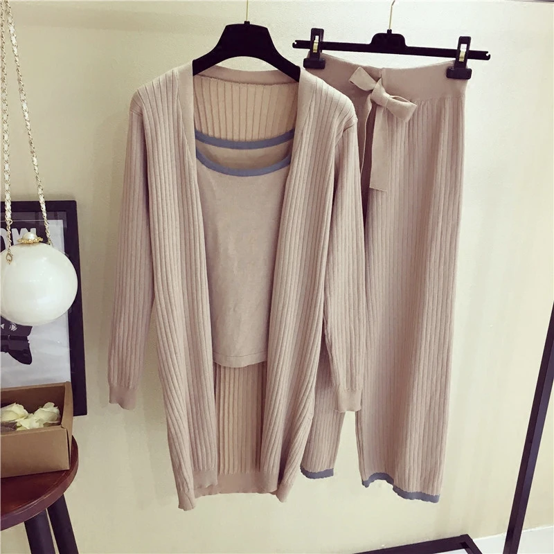 Spring 2019 Women's Runway 3 Pcs Knit Sets Ladies Slim Knitted Cardigan +sling Line + Wide Leg Pants Suit Three Piece Suits Set
Spring 2019 Women's Runway 3 Pcs Knit Sets Ladies Slim Knitted Cardigan +sling Line + Wide Leg Pants Suit Three Piece Suits Set