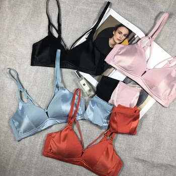 Wriufred French Satin Fabric Thin Cotton Triangle Cup Underwear Sets Super Push Up Bras Cross Belt Hollow Comfort Lingerie Set
Wriufred French Satin Fabric Thin Cotton Triangle Cup Underwear Sets Super Push Up Bras Cross Belt Hollow Comfort Lingerie Set