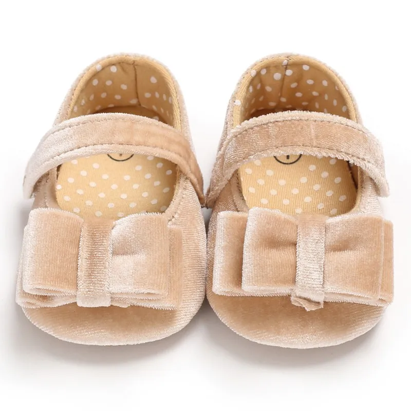 Infant Baby Shoes Soft Sole First walkers Sold Flannel Non-slip Elegant Footwear Crib Newborn Toddler Princess Shoes
Infant Baby Shoes Soft Sole First walkers Sold Flannel Non-slip Elegant Footwear Crib Newborn Toddler Princess Shoes
