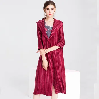 Spring Women Pleated Fashion New Tidal Solid Color Hooded Long Jacket Lady Breaker Coat
Spring Women Pleated Fashion New Tidal Solid Color Hooded Long Jacket Lady Breaker Coat