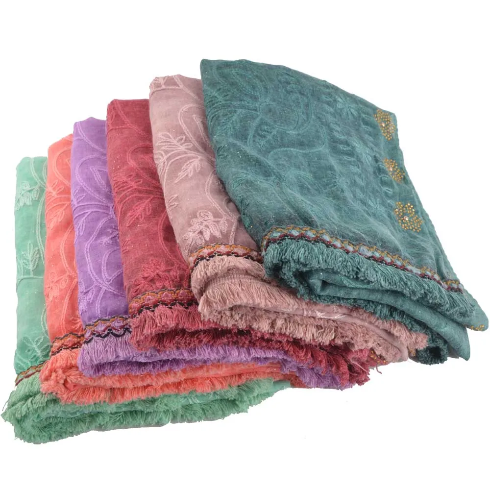 Cotton hijab head scarf muslim bandana women,scarves with rhinestones,Embroidery Floral diamond scarf,glitter sjaal,cape femme 
Cotton hijab head scarf muslim bandana women,scarves with rhinestones,Embroidery Floral diamond scarf,glitter sjaal,cape femme