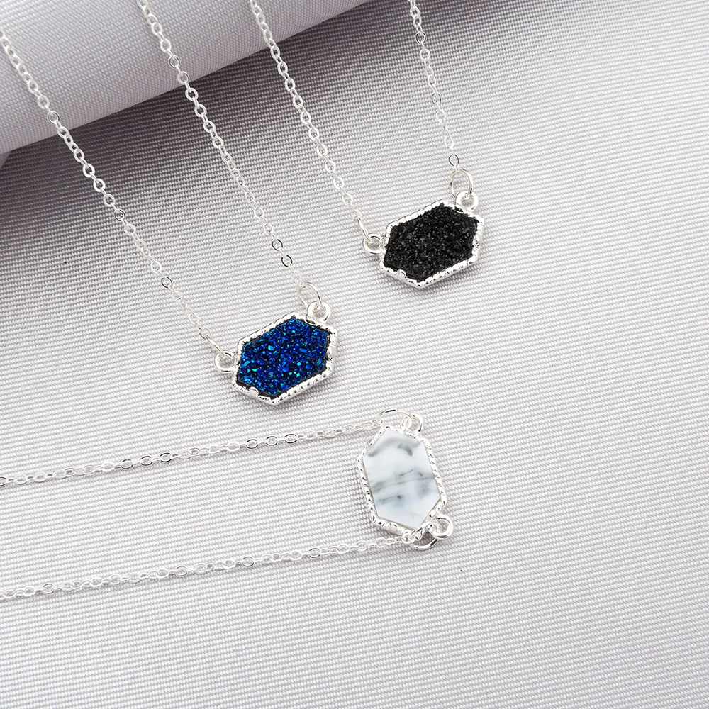 Charming Trendy Crystal Pendants Gold Silver Chain Necklace Chromatic Color Stone Pendant Necklace Dainty Simple Neck Jewelry
Charming Trendy Crystal Pendants Gold Silver Chain Necklace Chromatic Color Stone Pendant Necklace Dainty Simple Neck Jewelry