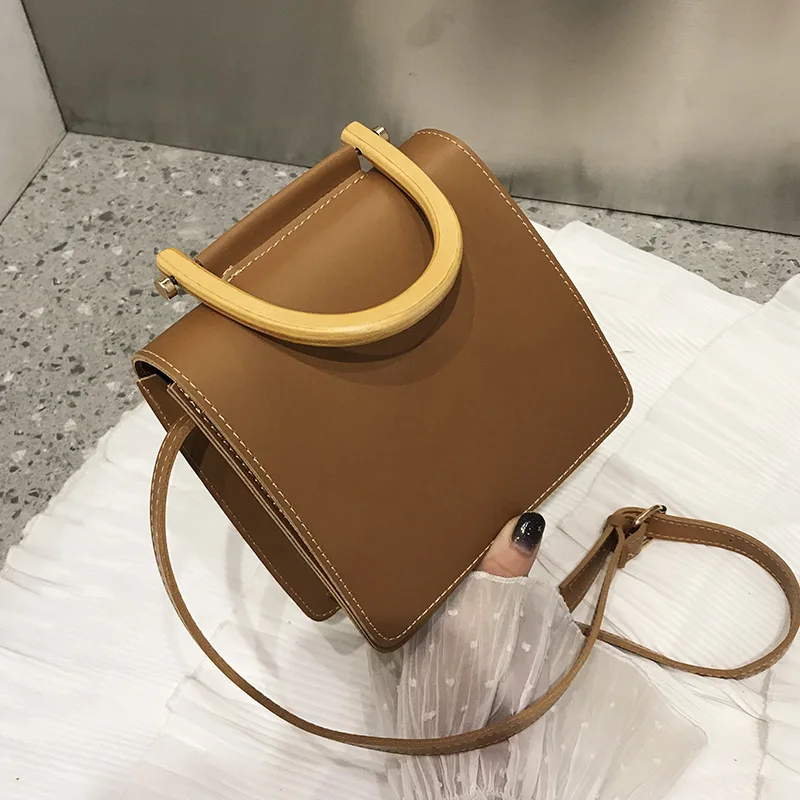 2019 New Small Square Bag Wooden Handle Tote Bag Women Messenger Bag Flap Lady Handbag Brand Designer Crossbody Shoulder Bag Sac
2019 New Small Square Bag Wooden Handle Tote Bag Women Messenger Bag Flap Lady Handbag Brand Designer Crossbody Shoulder Bag Sac