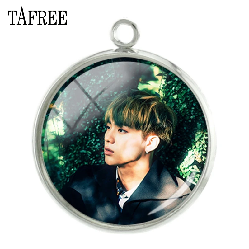 TAFREE BTS K-POP Singers 7 Boys Picture Charms Glass Cabochon Dome Ornaments Fans Gift BTS218
TAFREE BTS K-POP Singers 7 Boys Picture Charms Glass Cabochon Dome Ornaments Fans Gift BTS218