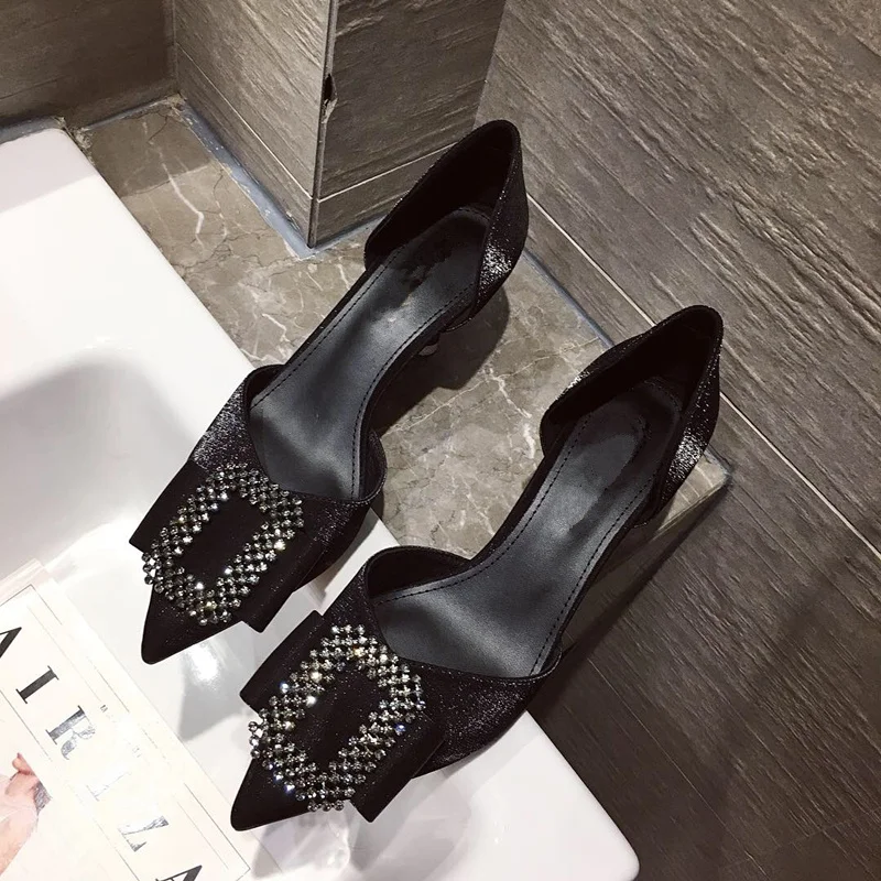 2019 new spring and autumn Korean fashion rhinestones buckle stiletto pointed female high heels
2019 new spring and autumn Korean fashion rhinestones buckle stiletto pointed female high heels