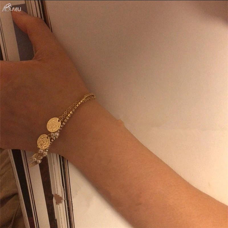 AOMU Korea Coin Portrait Pendant Bracelet Rhinestones Bracelet Imitation Pearl Bracelet Three Layer Metal Gold Color Jewelry
AOMU Korea Coin Portrait Pendant Bracelet Rhinestones Bracelet Imitation Pearl Bracelet Three Layer Metal Gold Color Jewelry