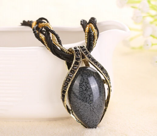 Vintage Teardrop Resin Statement Choker Necklacess Rhinestones Fashion women's pendant Necklaces Party gifts XL016
Vintage Teardrop Resin Statement Choker Necklacess Rhinestones Fashion women's pendant Necklaces Party gifts XL016