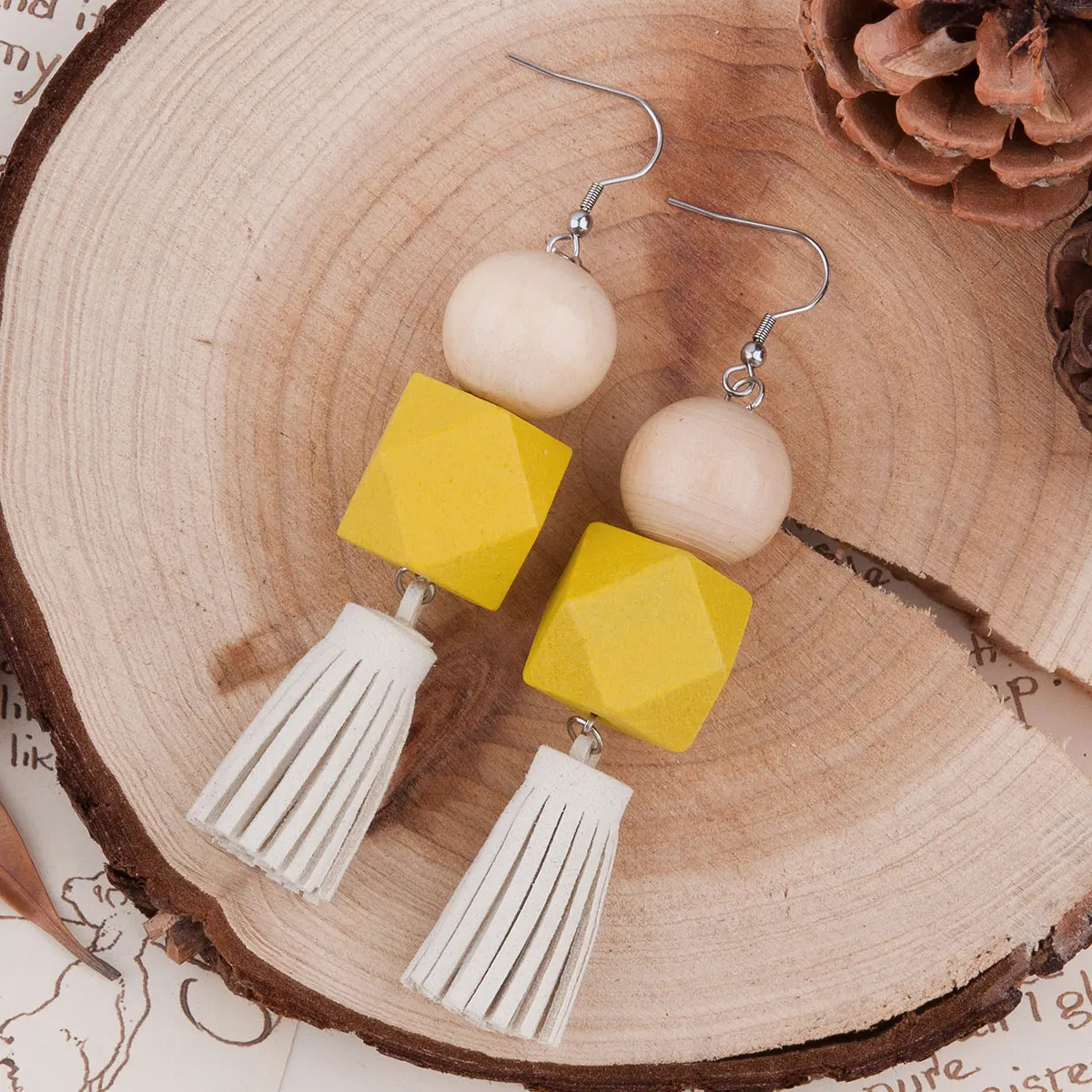 Doreen Box Natural Wood & Faux Suede Velvet Tassel Earrings Yellow Square Round 99mm(3 7/8")x 20mm,1 Pair 2017 new
Doreen Box Natural Wood & Faux Suede Velvet Tassel Earrings Yellow Square Round 99mm(3 7/8")x 20mm,1 Pair 2017 new