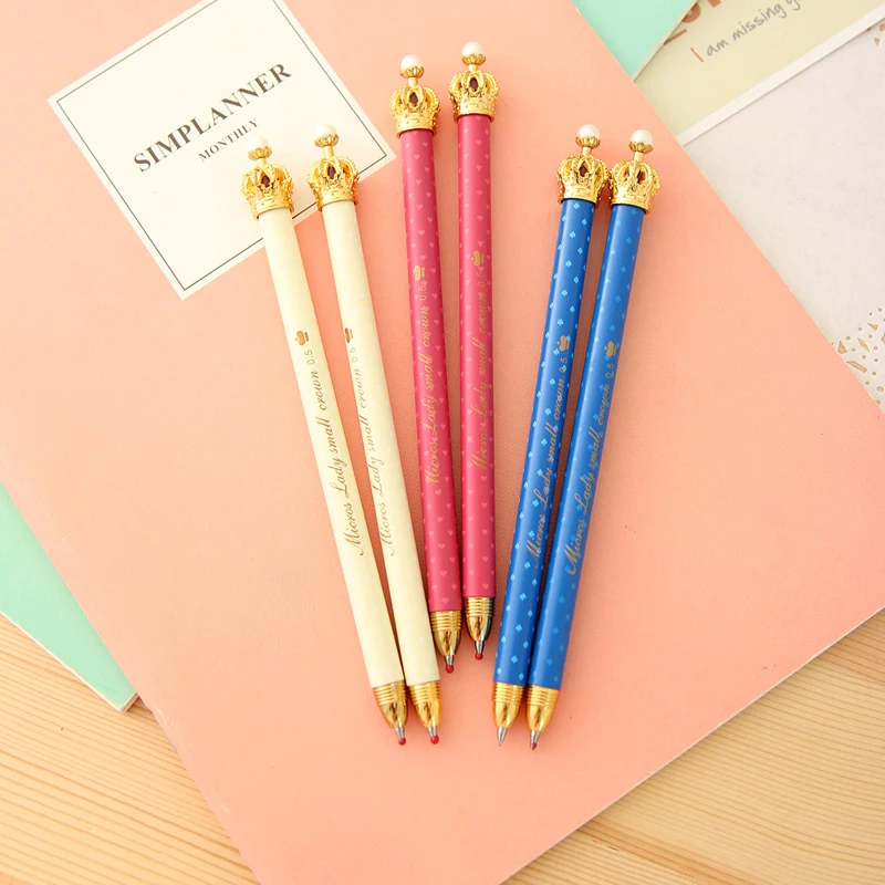 1PCS New Ball Pen 0.5mm Cute Metal Crown Ballpoint Pen Dot Ball Point Pens For Writing School Office Supplies Kids Stationery
1PCS New Ball Pen 0.5mm Cute Metal Crown Ballpoint Pen Dot Ball Point Pens For Writing School Office Supplies Kids Stationery