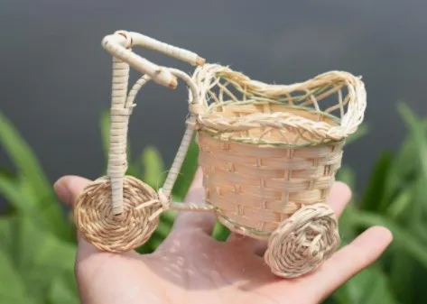 05 Mini Rattan Weaving Storage Basket Fruit Rattan Storage Box For Cosmetics Tea Picnic Basket Organizer Kitchen Handiwork
05 Mini Rattan Weaving Storage Basket Fruit Rattan Storage Box For Cosmetics Tea Picnic Basket Organizer Kitchen Handiwork