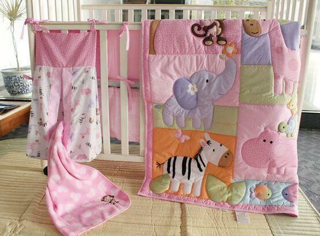 6pcs Bumper Sheet Dust Ruffle Set Pink Zoo Cotton Baby Crib Cot Bedding Quilt Childrens Bedding Set Quality Cotton
6pcs Bumper Sheet Dust Ruffle Set Pink Zoo Cotton Baby Crib Cot Bedding Quilt Childrens Bedding Set Quality Cotton