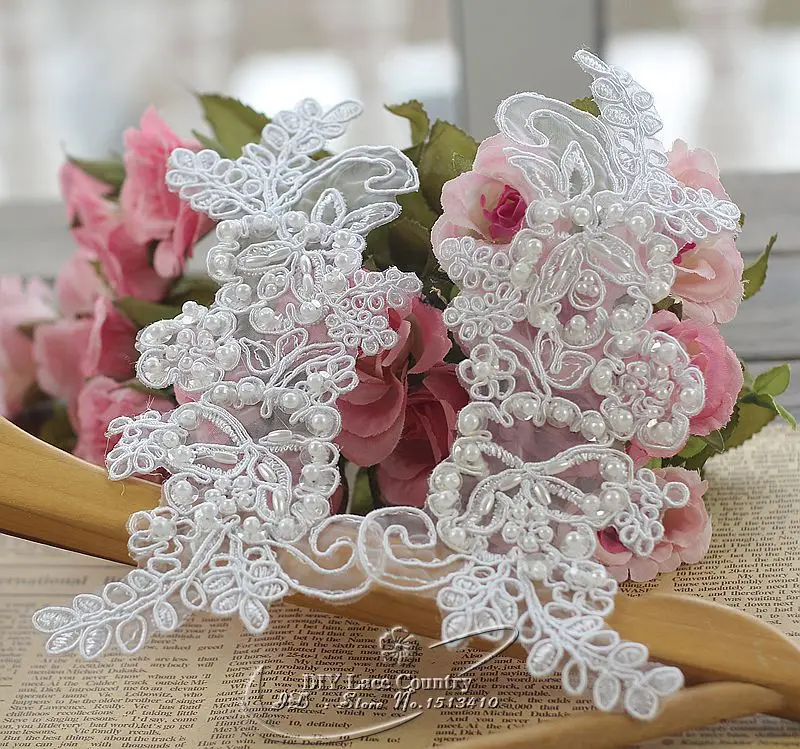 19*7cm(5pairs/lot) Off-White Sewing Bone Wedding Bridal Embroidered Lace Applique for Garment Decoration Lace patch
19*7cm(5pairs/lot) Off-White Sewing Bone Wedding Bridal Embroidered Lace Applique for Garment Decoration Lace patch