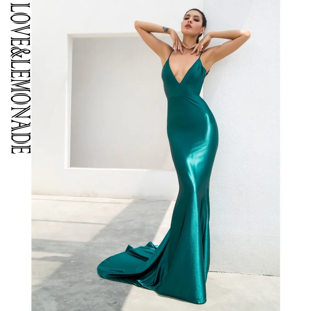 Love&Lemonade . Green Deep V-Neck Open Back Slim Flash Material Maxi Dress LM1099
Love&Lemonade . Green Deep V-Neck Open Back Slim Flash Material Maxi Dress LM1099