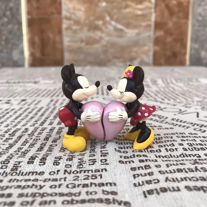 10pairs Couple Mickey Minnie Mouse Lovers Heart Hug Sweet Valentine's Day PVC Action Figures Toy Collection Model Doll 5cm
10pairs Couple Mickey Minnie Mouse Lovers Heart Hug Sweet Valentine's Day PVC Action Figures Toy Collection Model Doll 5cm