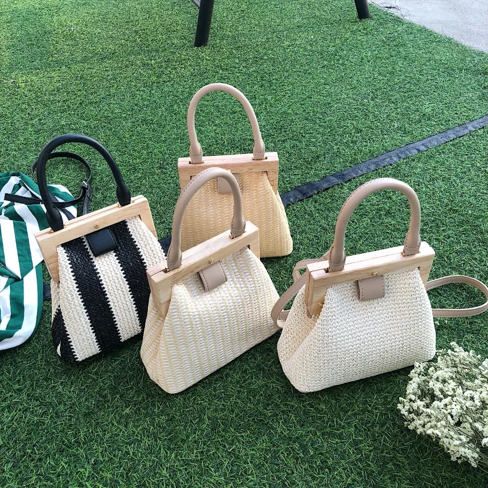 New Fashion Straw Bag Wooden Clip Women Shoulder Rattan Bag Summer Travel Beach Bag Luxury Handbags Women Straw Bags Designer
New Fashion Straw Bag Wooden Clip Women Shoulder Rattan Bag Summer Travel Beach Bag Luxury Handbags Women Straw Bags Designer