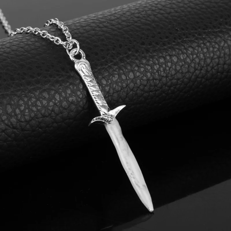 Светящаяся цепочка ожерелье с мечом dongshengBilbo bagbs меч аксессуары из искусственного