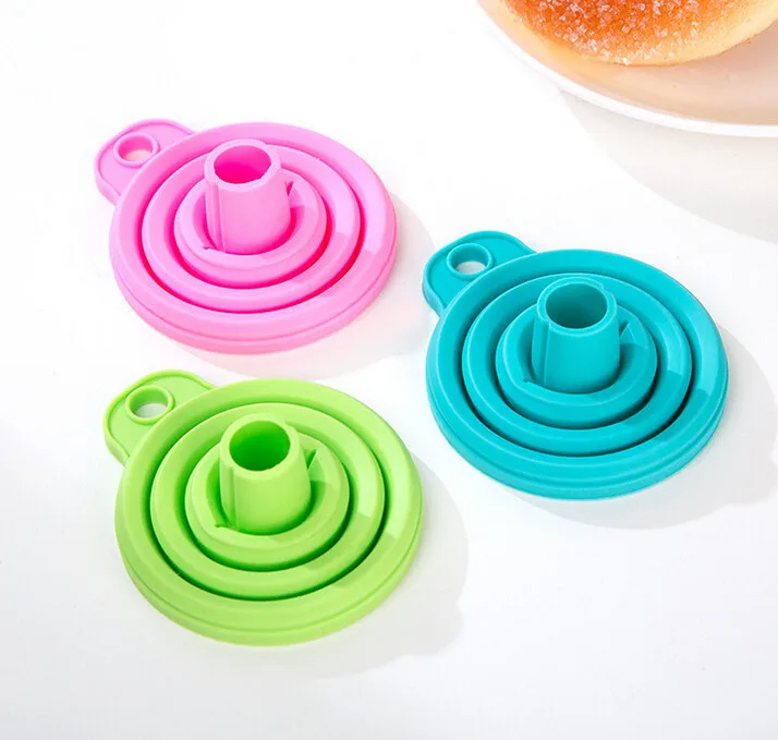1PC Protable Silicone Foldable Funnel Collapsible Style Funnel Hopper Kitchen Cozinha Cooking Tools Gadgets Random Color OK 0956
1PC Protable Silicone Foldable Funnel Collapsible Style Funnel Hopper Kitchen Cozinha Cooking Tools Gadgets Random Color OK 0956