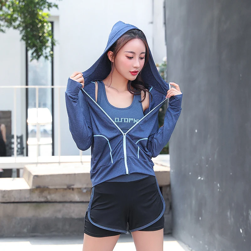 2019 new long-sleeved jacket women's shirt casual fashion sports home light and comfortable hooded loose large size coat
2019 new long-sleeved jacket women's shirt casual fashion sports home light and comfortable hooded loose large size coat