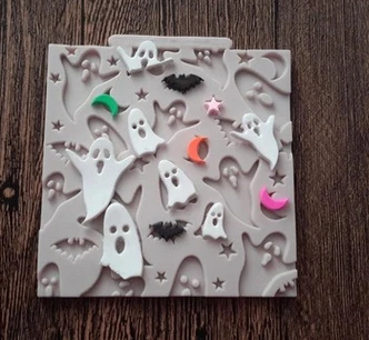 100pcs DIY Halloween Ghosts Bats Moon Silicone Mold Cupcake Fondant Cake Tools Christmas Kitchen Accessories Moldes
100pcs DIY Halloween Ghosts Bats Moon Silicone Mold Cupcake Fondant Cake Tools Christmas Kitchen Accessories Moldes
