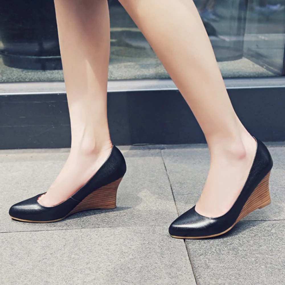 Top Quality Genuine Cow Leather Pumps Woman Lady High Wedges Heels Office Pumps Female Leather Shoes Woman
Top Quality Genuine Cow Leather Pumps Woman Lady High Wedges Heels Office Pumps Female Leather Shoes Woman