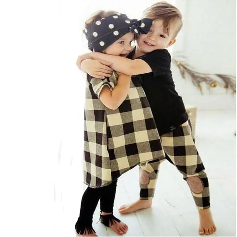 Fellow boy girl set 2017 new summer pop children's clothing plaid pants brothers and sisters suits hot 2-7 years old
Fellow boy girl set 2017 new summer pop children's clothing plaid pants brothers and sisters suits hot 2-7 years old