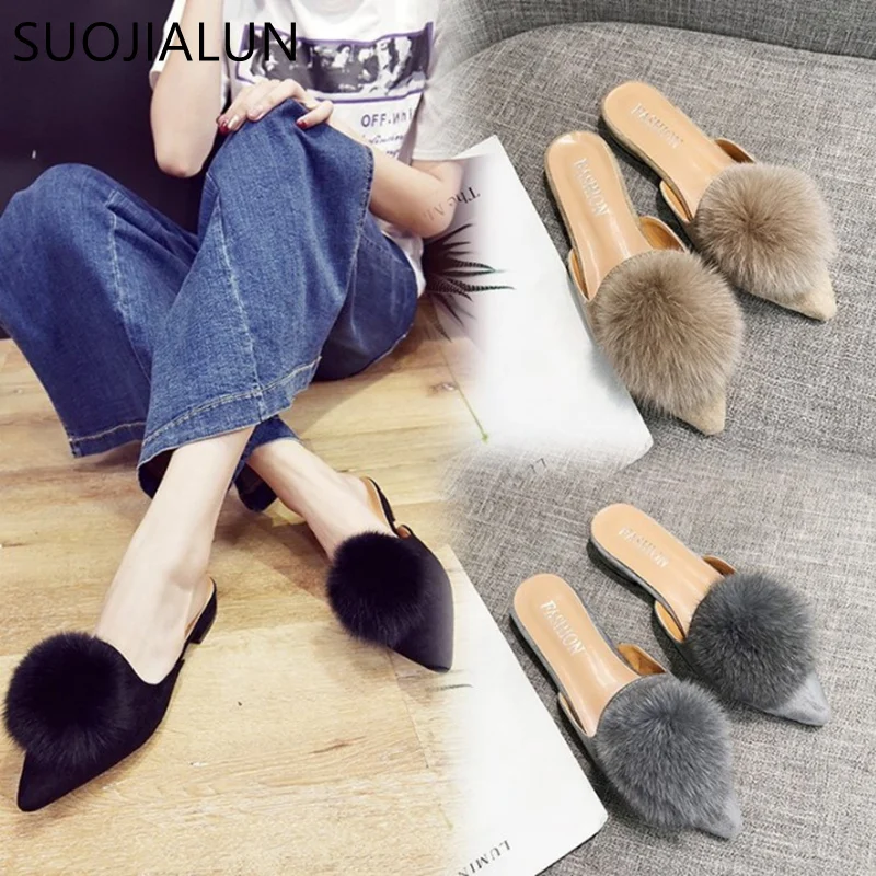 SUOJIALUN 2018 Cute Furry Ball Women Slippers Mules Pointed Toe Women Flat Heel Slides Casual Women Outside Shoes Sandals
SUOJIALUN 2018 Cute Furry Ball Women Slippers Mules Pointed Toe Women Flat Heel Slides Casual Women Outside Shoes Sandals