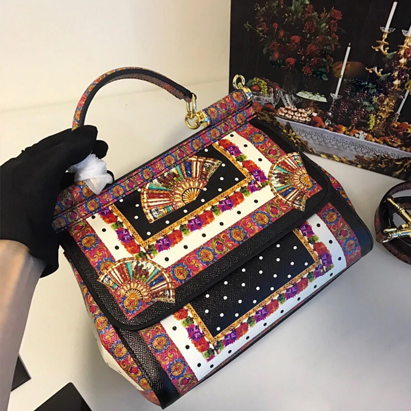 Big Tote Female Bag Women's Handbags Famous Fashion Brand Candy Shoulder Bags Ladies Simple Trapeze Women Messenger panelled Bag
Big Tote Female Bag Women's Handbags Famous Fashion Brand Candy Shoulder Bags Ladies Simple Trapeze Women Messenger panelled Bag