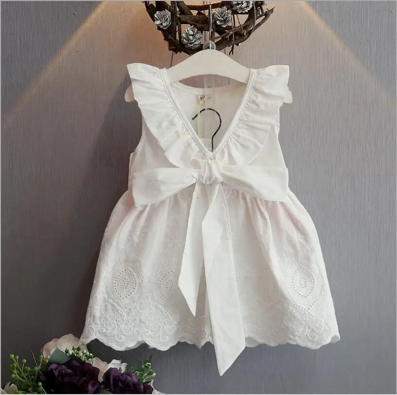 New Girls summer sleeveless dress kids baby big V halter cotton exquisite hollow lace bow wave dress children white clothes
New Girls summer sleeveless dress kids baby big V halter cotton exquisite hollow lace bow wave dress children white clothes