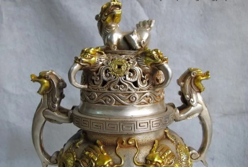 Tibet White Copper Silver Gilt Two Dragon Play Bead & Lion incense burner Censer
Tibet White Copper Silver Gilt Two Dragon Play Bead & Lion incense burner Censer