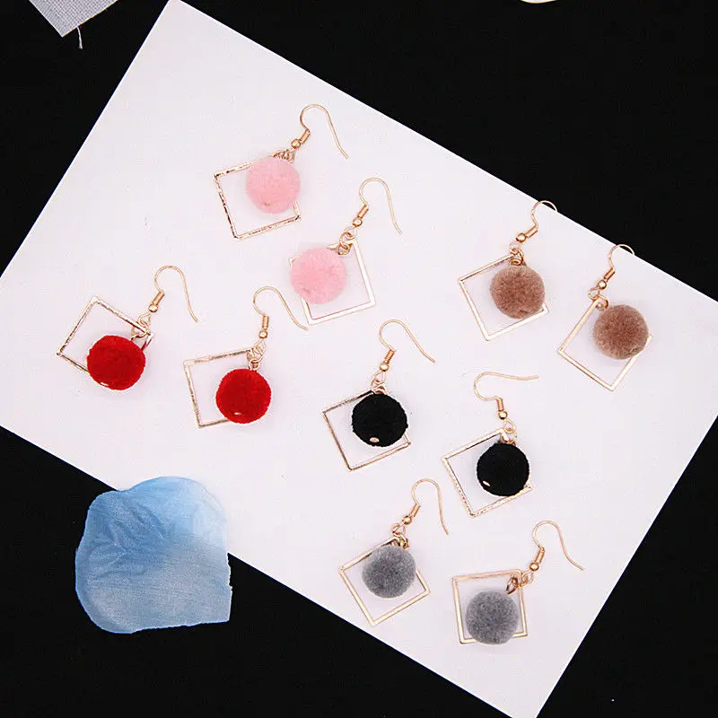 Elegant Temperament Girls Korean Style Fashion Jewelry Round Ball Dangle Earrings For Women Metal Square Geometric Drop Earrings
Elegant Temperament Girls Korean Style Fashion Jewelry Round Ball Dangle Earrings For Women Metal Square Geometric Drop Earrings