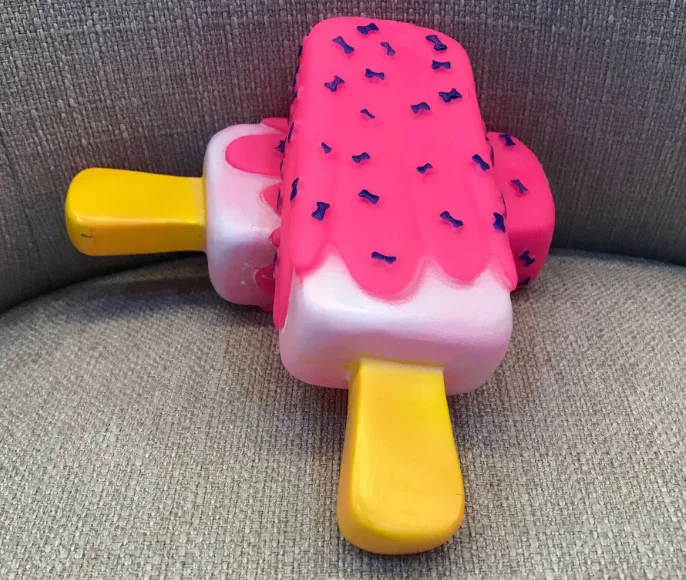 Pet Dog Toy Chew Squeaky Rubber Pink Popsicle Shaped Toys for Cat Puppy Baby Dogs Ice Cream Bite Molar Toy Funny Interactive
Pet Dog Toy Chew Squeaky Rubber Pink Popsicle Shaped Toys for Cat Puppy Baby Dogs Ice Cream Bite Molar Toy Funny Interactive