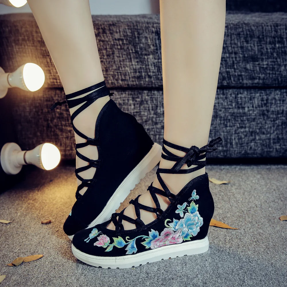 2020 Bandhnu embroidered shoes women flats Retro Chinese style flat board shoes women mujer superstar canvas platform shoes
2020 Bandhnu embroidered shoes women flats Retro Chinese style flat board shoes women mujer superstar canvas platform shoes