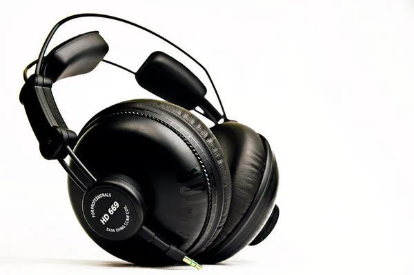 Фото Superlux HD669 Professional Studio Standard Monitoring Headphones noise isolating Game Music Headphone sports earphones Headset |