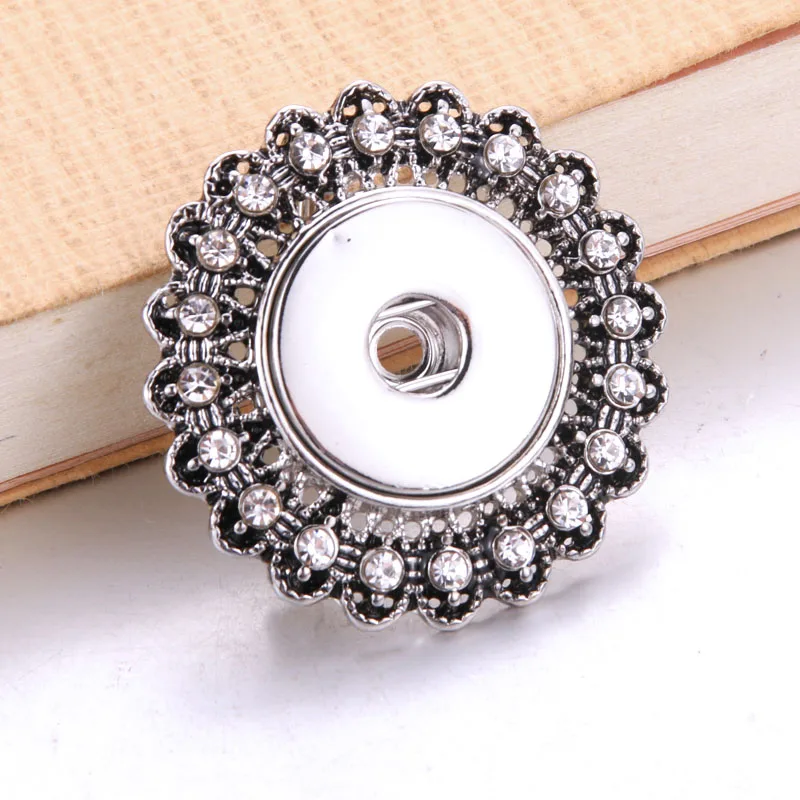 Silver vintage Brooch flower Brooch rhinestone brooch Snap button Jewelry gift girls women (fit 18mm 20mm snaps )
Silver vintage Brooch flower Brooch rhinestone brooch Snap button Jewelry gift girls women (fit 18mm 20mm snaps )